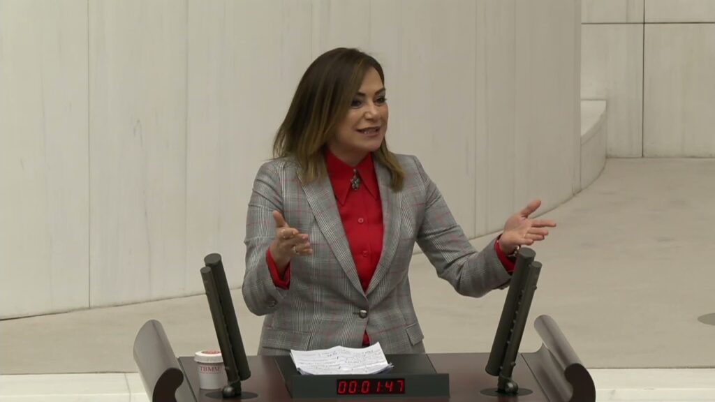 <strong>CHP’li Yüceer: “Siz ne hadle bir inancı sorguluyorsunuz?”</strong>